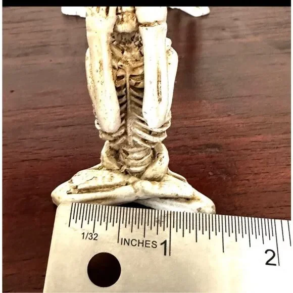 Hear no evil, see no evil, speak no evil skeleton figurine set of 3 - Picture 9 of 9